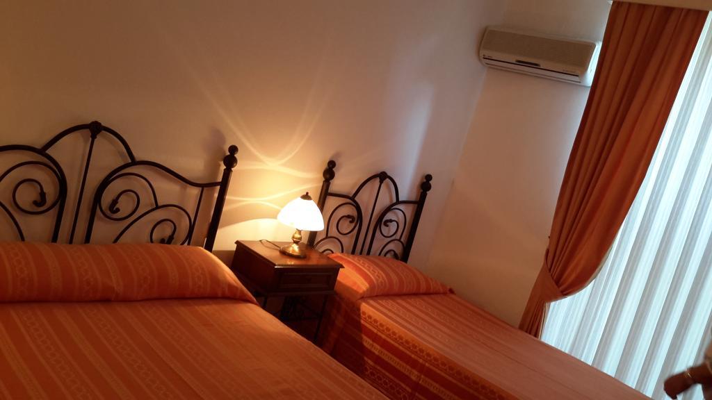 Ege Hotel Bozcaada Island Rum bild